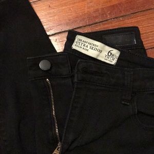 Black skinny jeans